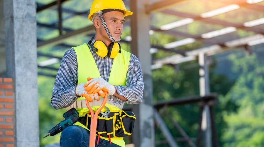 Professional gutter cleaning in Kingsbury, TX